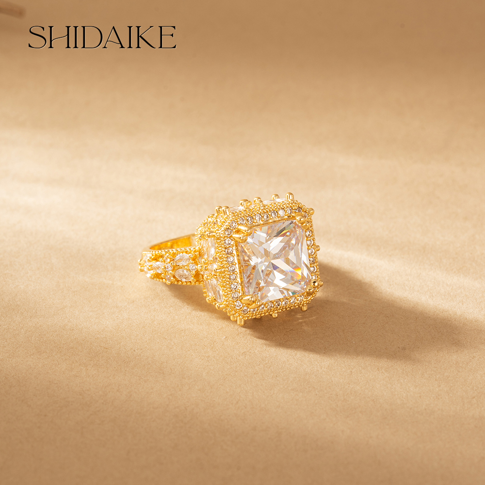 白色四爪方形锆石戒指