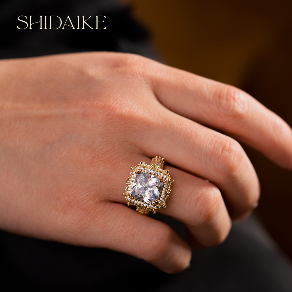 白色四爪方形锆石戒指